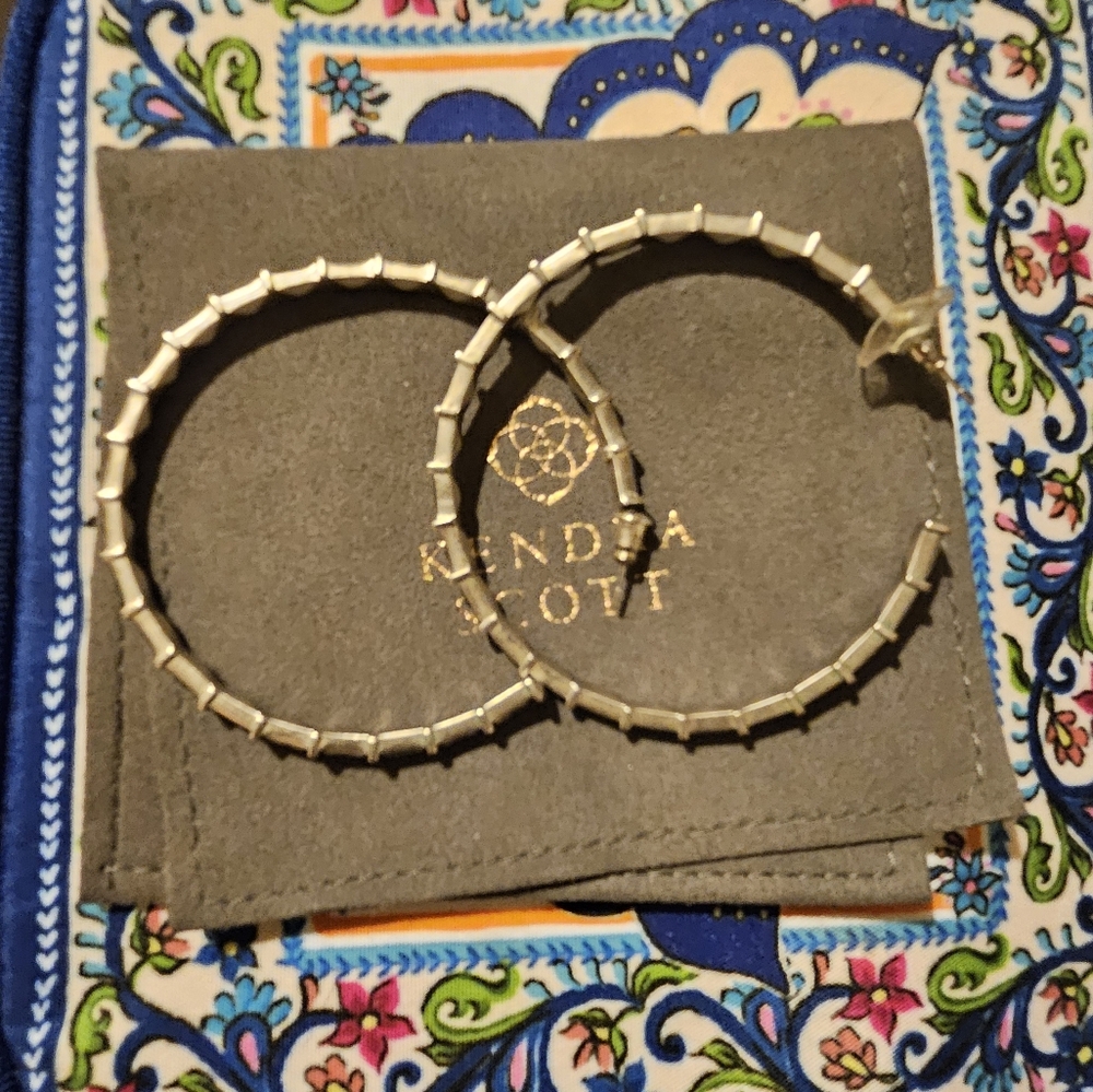 Kendra Scott Thora Hoops